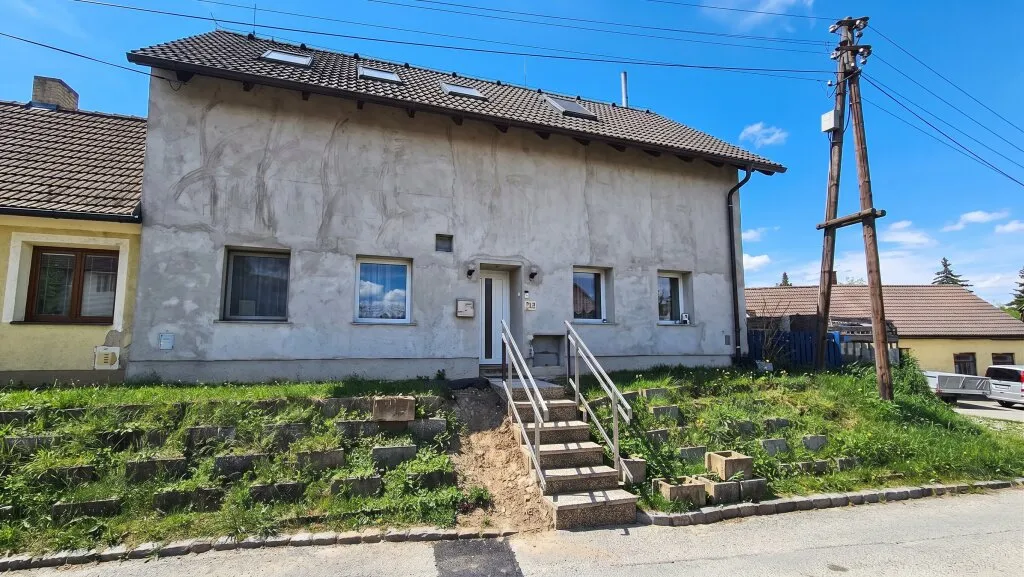 Mehrgenerationenhaus mit über 270m² Wohnfläche in Hausbrunn zu verkaufen! - Ansicht 3
