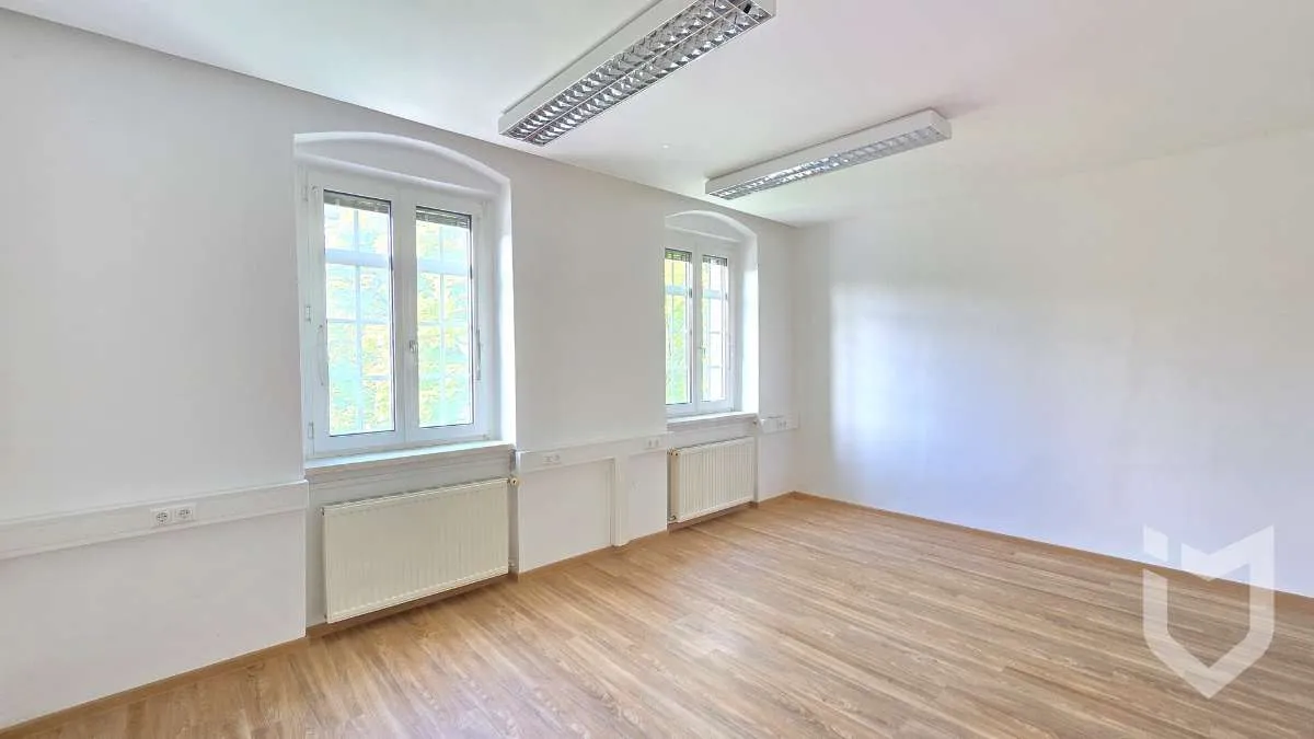 ARBEITEN IM HERZEN VON BAD HALL - Ansicht 3