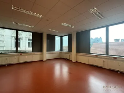 8-Zimmer-Gewerbeimmobilie mieten in Sankt Pölten – 267 m², € 12 – Bild 3 von 16