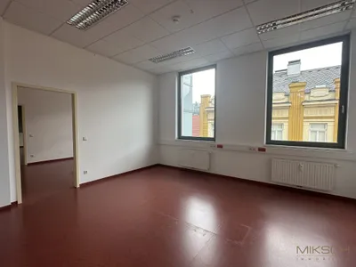 8-Zimmer-Gewerbeimmobilie mieten in Sankt Pölten – 267 m², € 12 – Bild 6 von 16