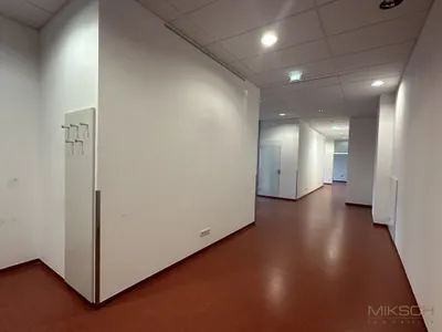 8-Zimmer-Gewerbeimmobilie mieten in Sankt Pölten – 267 m², € 12 – Bild 4 von 16