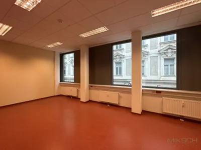 8-Zimmer-Gewerbeimmobilie mieten in Sankt Pölten – 267 m², € 12 – Bild 11 von 16