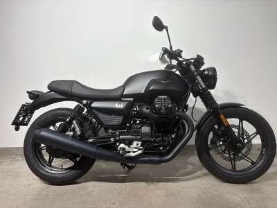 Moto Guzzi V7 Stone AKTION