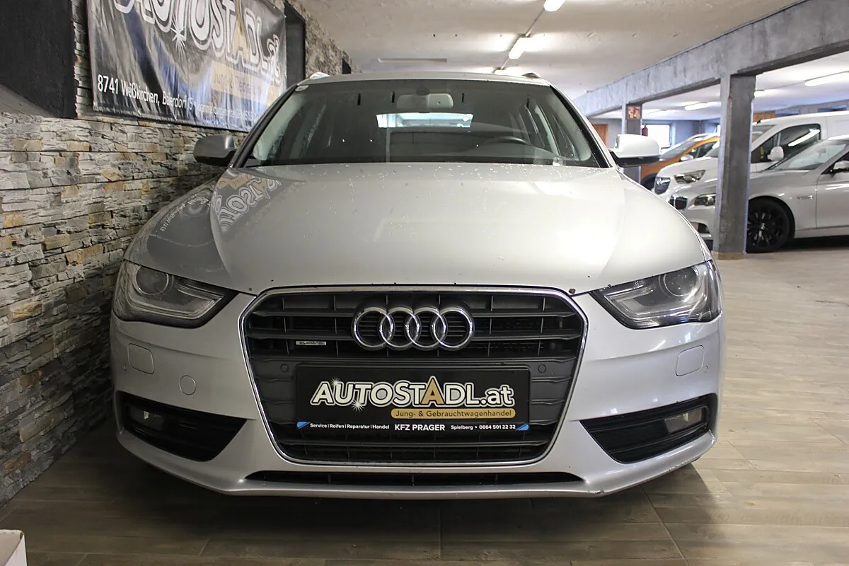 Audi A4 2012 photo 2
