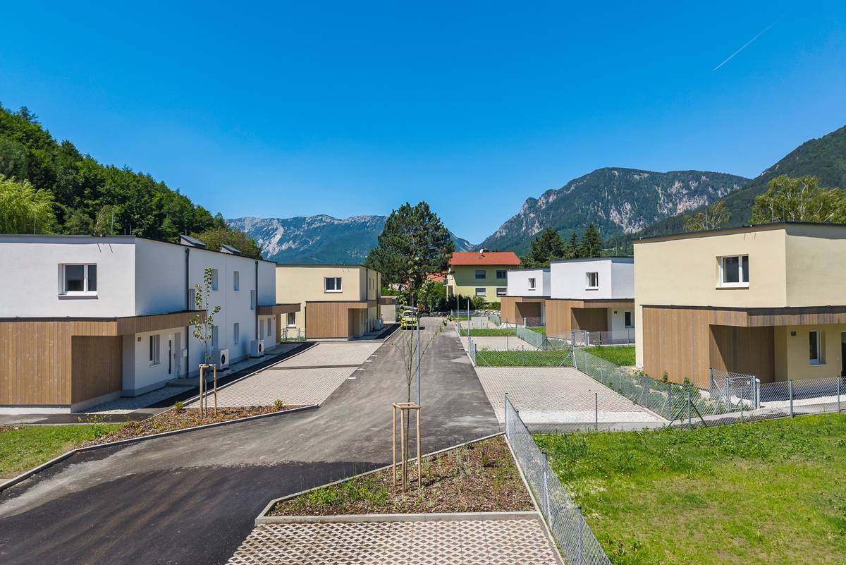 WOHNEN, WO ANDERE URLAUB MACHEN - Gefördertes, modernes Doppelhaus mit großem Garten und Terrasse - Ansicht 2
