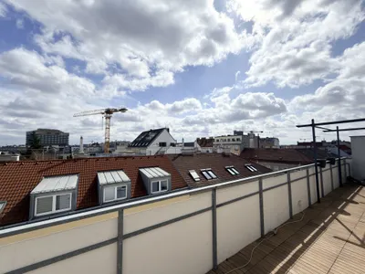 klimatisierter Terrassentraum - 30 m2 Terrasse - DG ohne Schrägen - in AKH Nähe - inklusive Tiefgaragenstellplatz – Bild 2