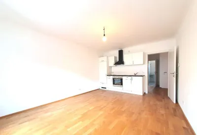 Gut geschnittene 3-Zimmer-Wohnung mit zentralem Vorraum, 4. Obergeschoss mit Lift