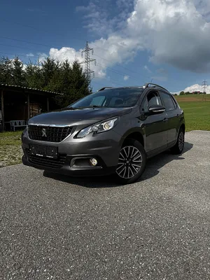 Peugeot 2008 1,2 - Erstbesitz, jährliche Service.