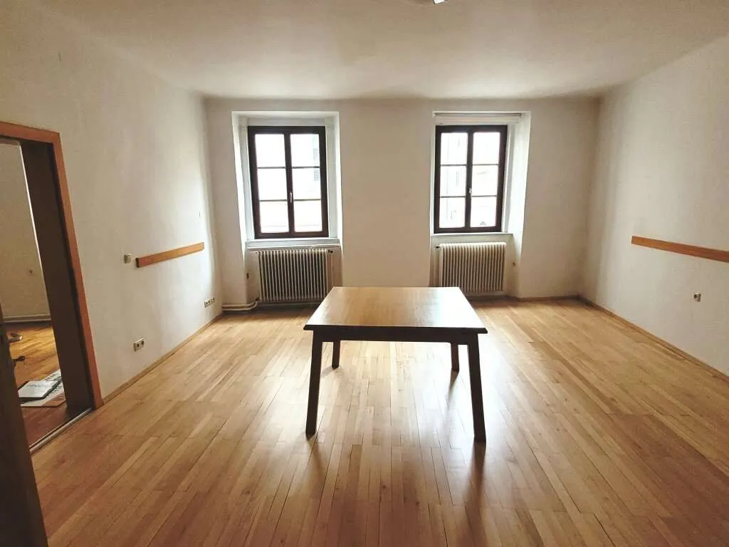 Große Praxis oder Büro im Ybbser Altstadtzentrum zu vermieten – pohled 3