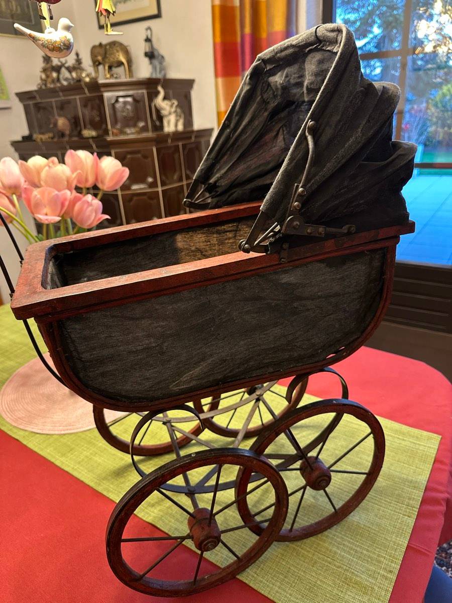 Antiker Puppenwagen,  60,- (4523 Neuzeug) - willhaben