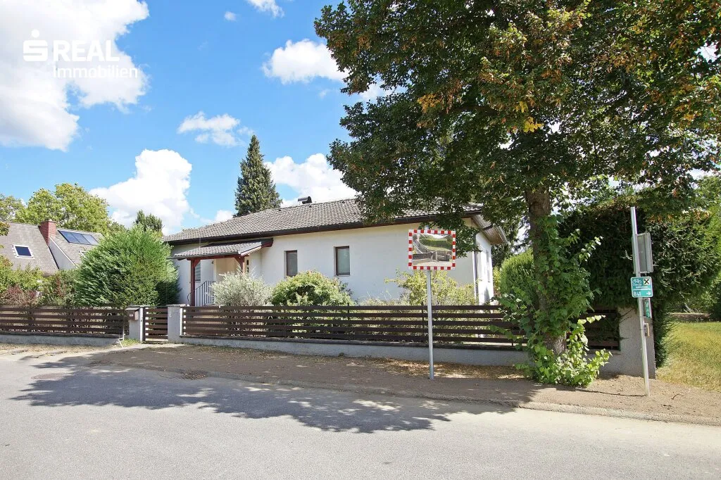 Sonnenland Burgenland! Traumhafter Bungalow mit Vollkeller und Carport in toller Lage! - Ansicht 2