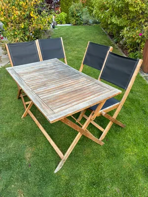 Zu verschenken: Garnituren / Sitzgruppen - Gartenmöbel (Material: Holz)
