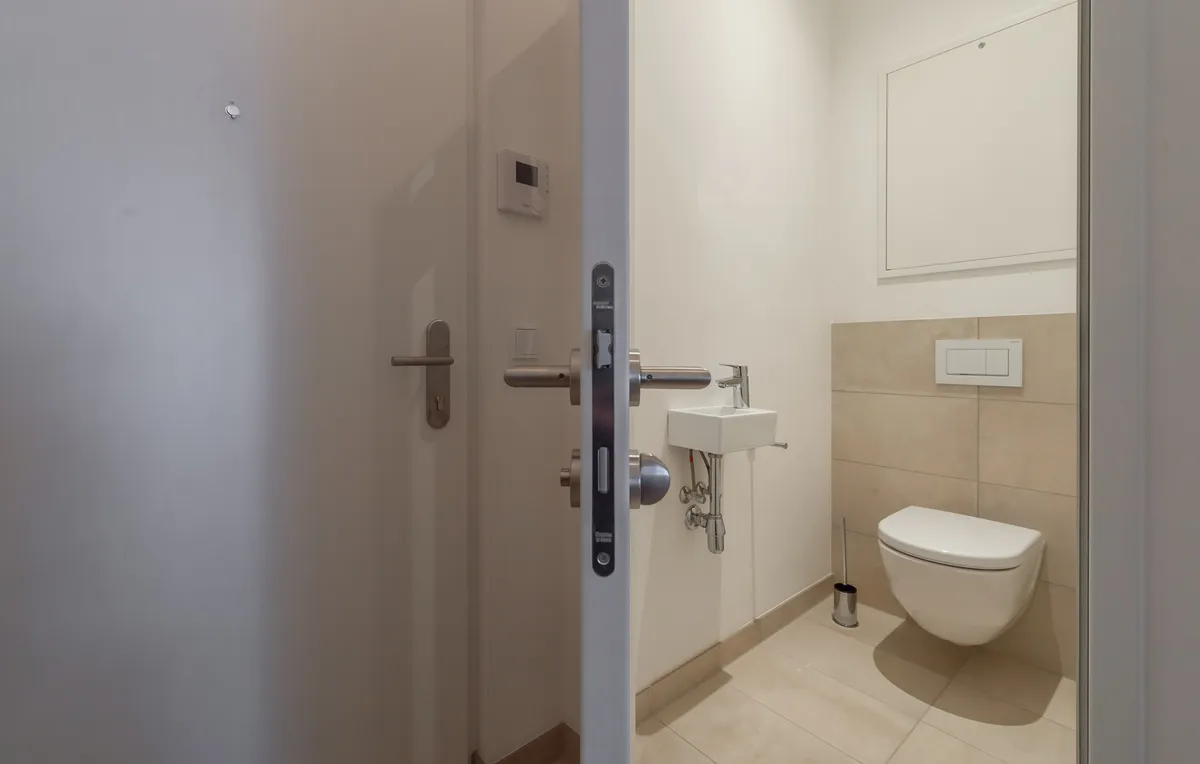 Stilvolle 2 Zimmer Neubauwohnung mit Terrasse & Garten !!! – pohled 3