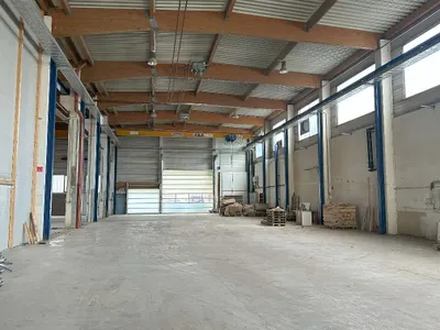 Gewerbeimmobilie mieten in Feldkirchen – 1 000 m², € 5 – Bild 4 von 18