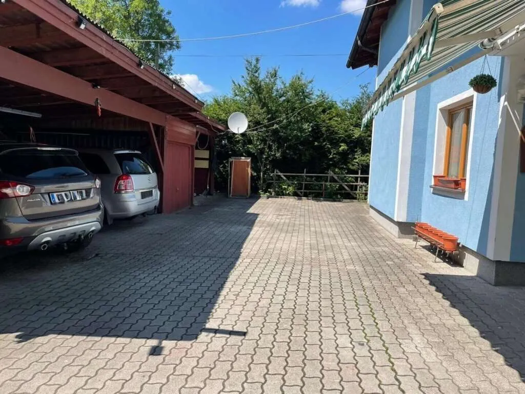 Großzügiges Wohnen/ Ein- bis Zweifamilienhaus – pohled 2