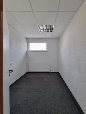 4-Zimmer-Gewerbeimmobilie mieten in Linz Land – 130 m², € 1.975 – Bild 6 von 12