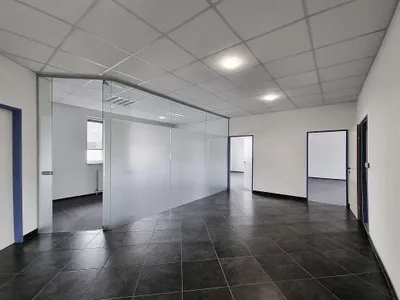 4-Zimmer-Gewerbeimmobilie mieten in Linz Land – 130 m², € 1.975 – Bild 2 von 12