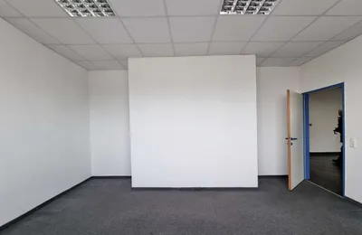 4-Zimmer-Gewerbeimmobilie mieten in Linz Land – 130 m², € 1.975 – Bild 7 von 12