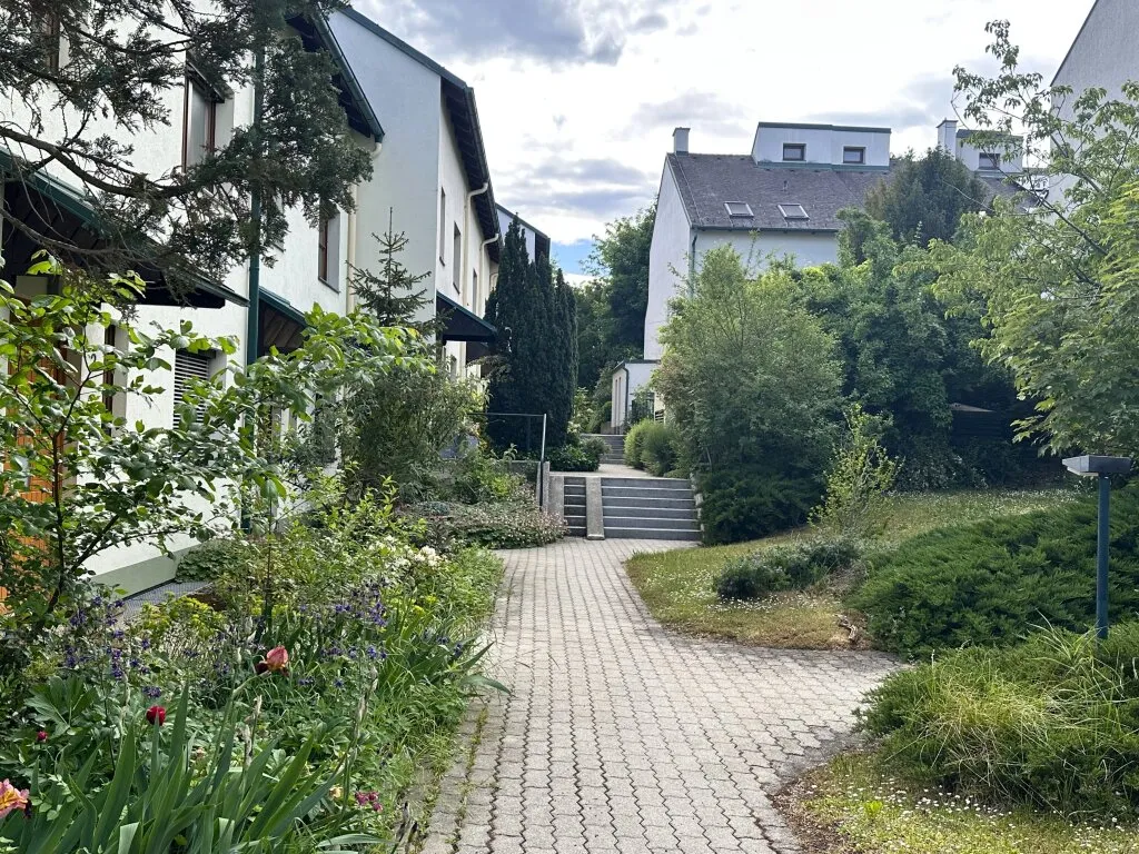 Reserviert: Charmantes Mittel-Reihenhaus mit Dachterrasse & Garten in Top-Lage von Brunn am Gebirge - Ansicht 3