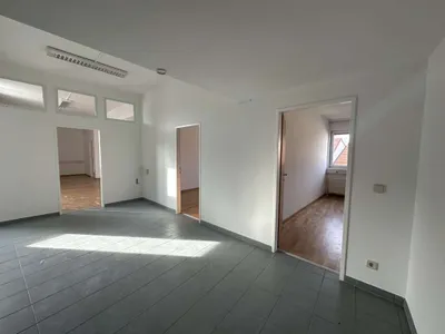 7-Zimmer-Gewerbeimmobilie mieten in Eisenstadt – 249 m², € 3.295 – Bild 9 von 15