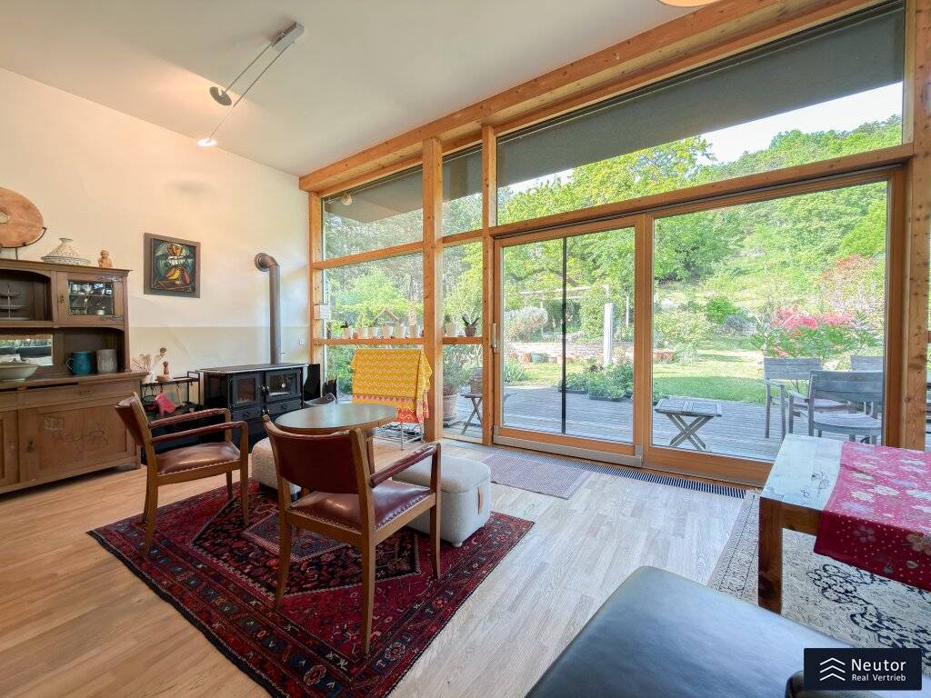 EINZIGARTIGES EINFAMILIENHAUS MIT GROSSEM GARTEN -NATURPOOL - LUFTWÄRME PUMPE - GRÜNBLICK – pohled 2
