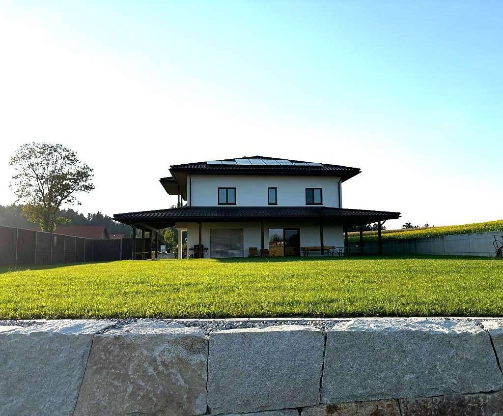 Exklusives Traumhaus im Grünen - Ansicht 2