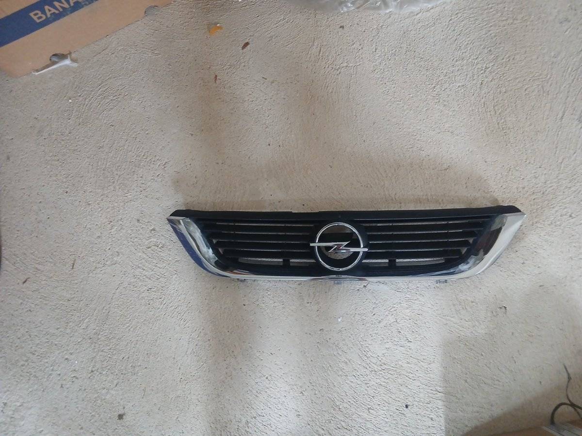 Verkaufe Opel Vectra b Teile .