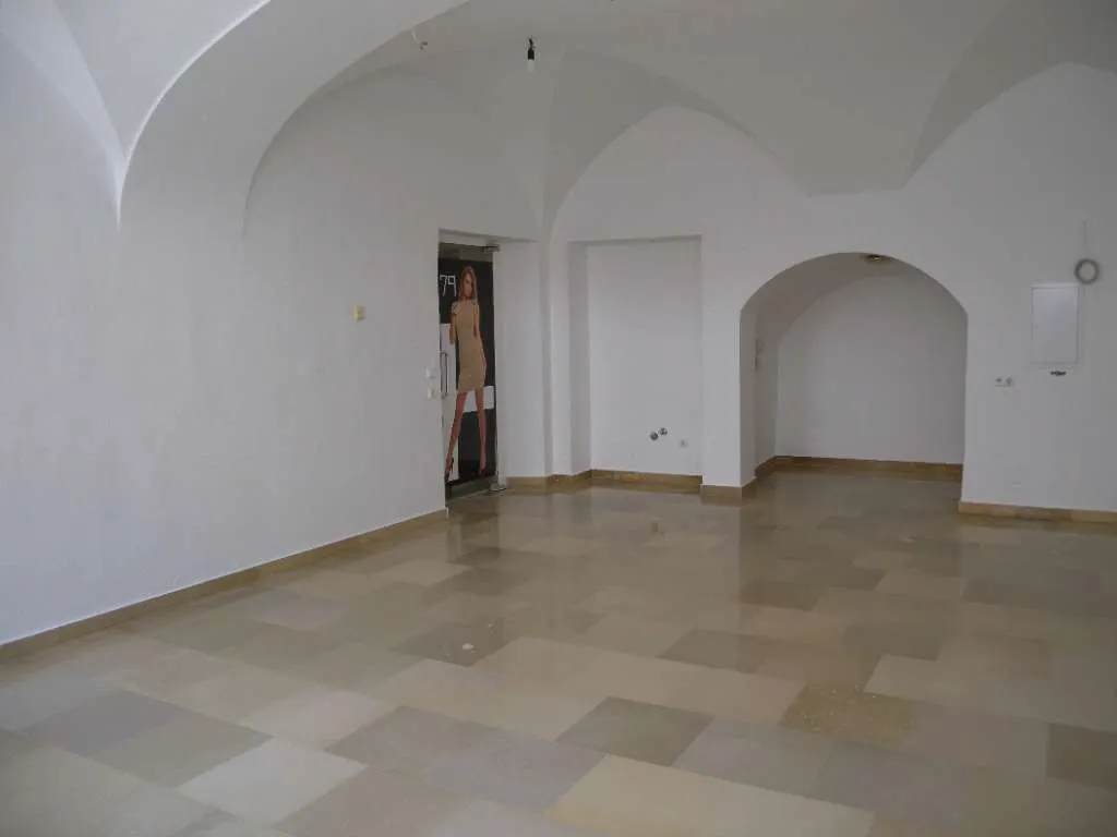 PROVISIONSFREI und 3 Monate mietzinsfrei Verkaufsladen/ Büro im Zentrum vom Stadtplatz von Steyr - Ansicht 3