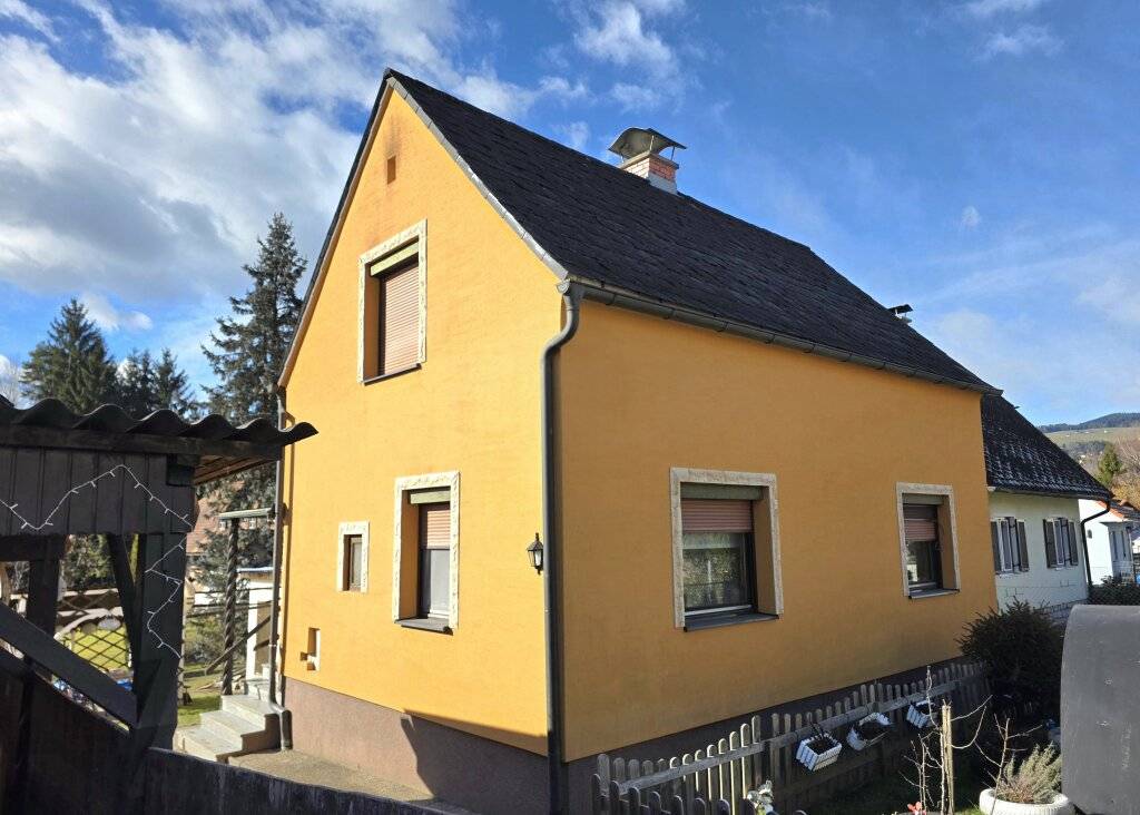 Charmantes Jungfamilienhaus mit großem Garten und Doppelcarport! - Ansicht 2
