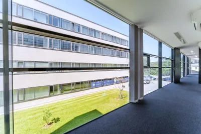 4-Zimmer-Gewerbeimmobilie mieten in Vöcklabruck – 185 m², € 2.314 – Bild 22 von 27