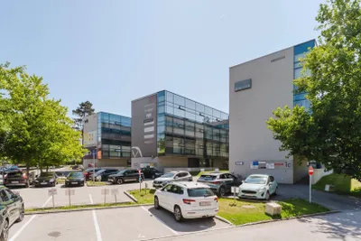 4-Zimmer-Gewerbeimmobilie mieten in Vöcklabruck – 185 m², € 2.314 – Bild 12 von 27