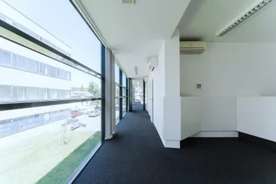 4-Zimmer-Gewerbeimmobilie mieten in Vöcklabruck – 185 m², € 2.314 – Bild 19 von 27