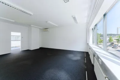 4-Zimmer-Gewerbeimmobilie mieten in Vöcklabruck – 185 m², € 2.314 – Bild 15 von 27