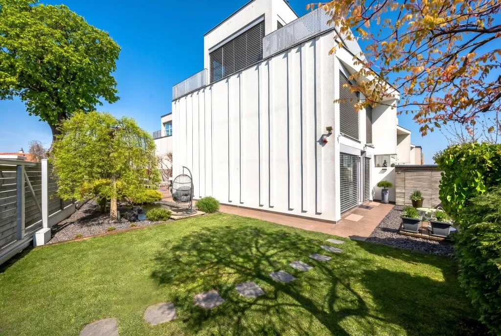 STYLISCHES LUXUS-TOWNHOUSE mit Pool, Biotop, Klimaanlage,Top-Energiewerten, uvm. vor den Toren Wiens - Ansicht 3