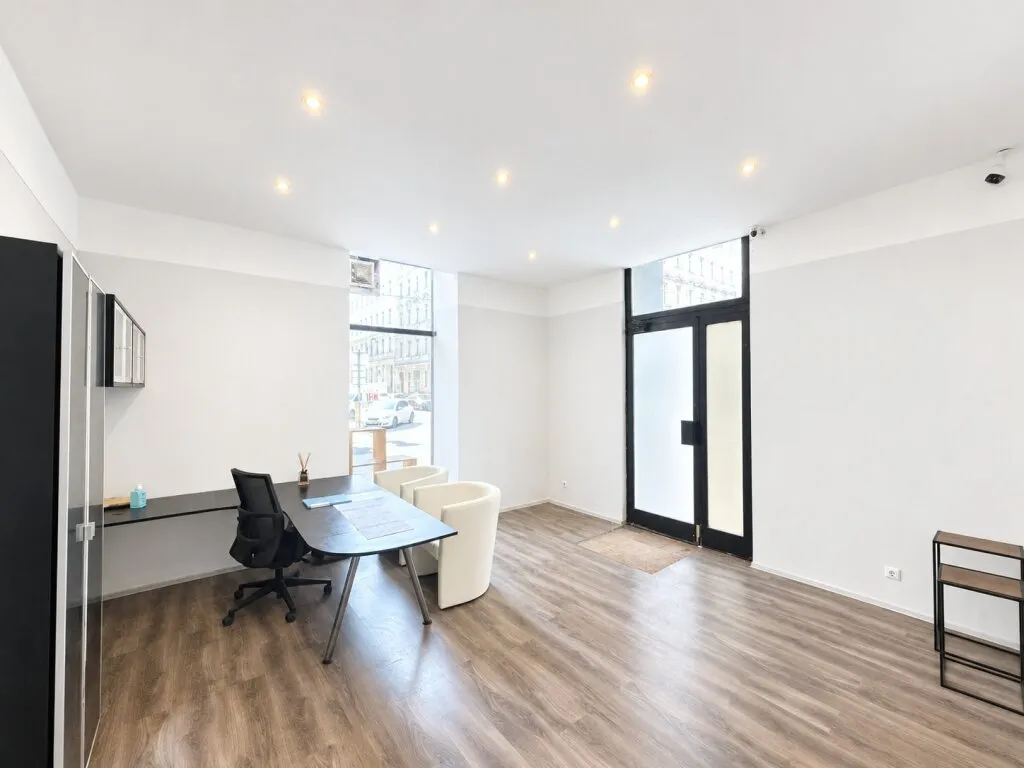 Vielseitige Immobilie mit Wohnung, Geschäftslokal & großzügigem Keller - Ansicht 3