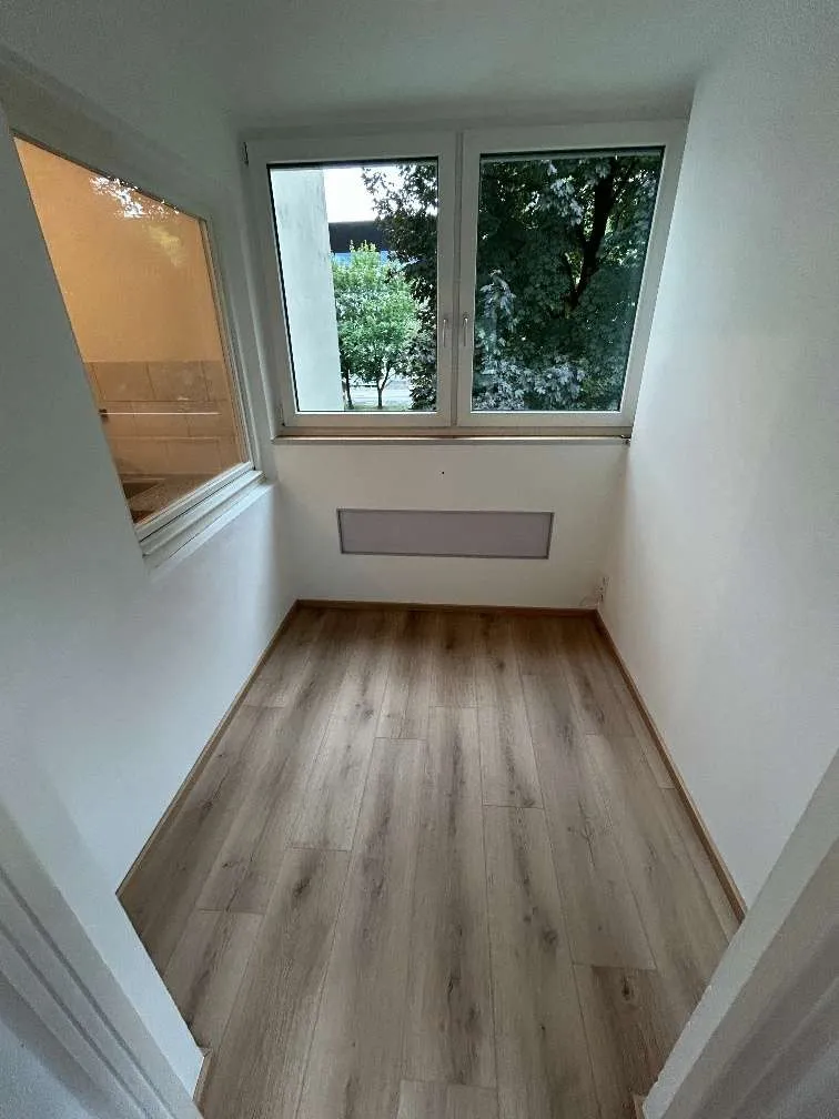 Sanierte 1,5 Zimmer-Wohnung mit Einbauküche in Toplage - Höttinger Au - Widok 3