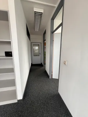 11-Zimmer-Gewerbeimmobilie mieten in Salzburg Stadt – 270 m², € 3.510 – Bild 6 von 16
