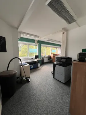 11-Zimmer-Gewerbeimmobilie mieten in Salzburg Stadt – 270 m², € 3.510 – Bild 15 von 16