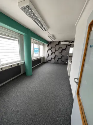 11-Zimmer-Gewerbeimmobilie mieten in Salzburg Stadt – 270 m², € 3.510 – Bild 10 von 16