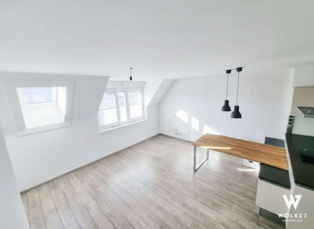 Moderne Maisonettewohnung mit großzügiger Dachterrasse in Vösendorf | ca. 95 m² | 3 Schlafzimmer | Wohnküche | Klimaanlage | 2 überdachte Parkplätze | Mitbenutzung Badeteich - Ansicht 2