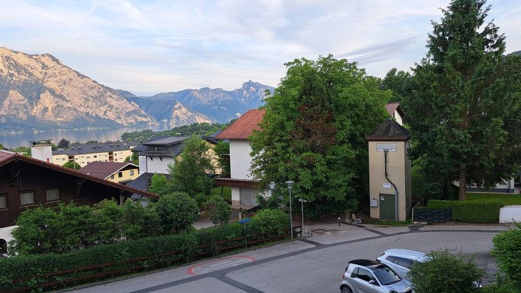 Eine 3-Zimmer-Wohnung mit 2 Loggien, eingebettet in die schöne Bergwelt von Altmünster. – pohled 2