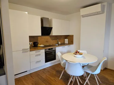 Neuwertige, voll möblierte Wohnung mit Balkon und Parkblick - Wien 16 – Bild 3