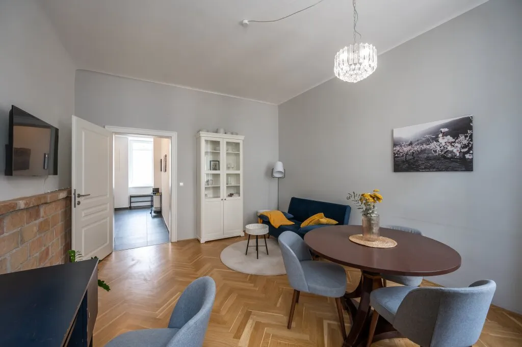 ++NEU++ Stilvolle 2 Zimmer Altbauwohnung mit perfektem Grundriss sofort beziehbar - möbliert - View 2