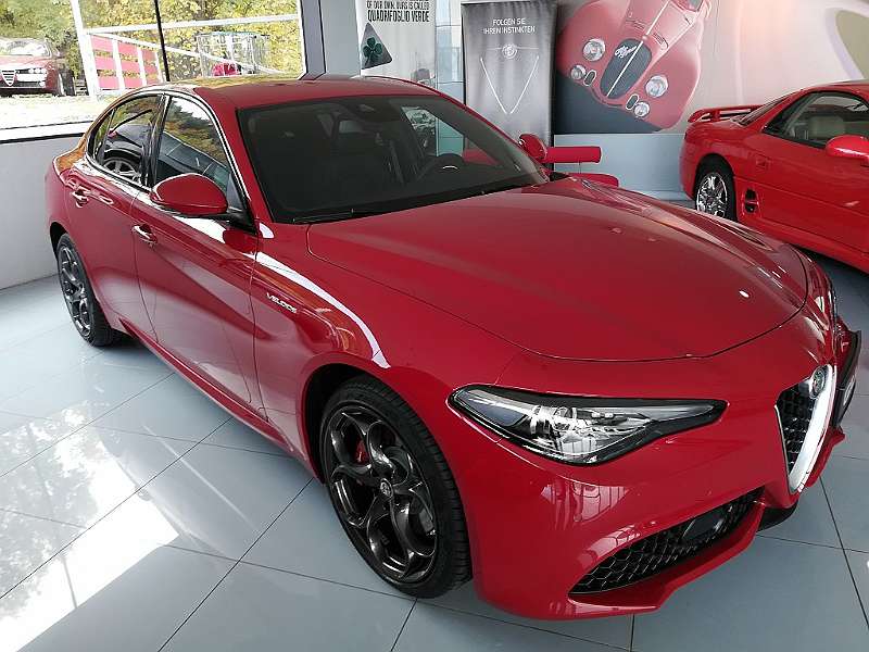 Alfa Romeo Giulia Veloce 2,2 210 ATX AWD Limousine, 2019, 15 km, € 54.