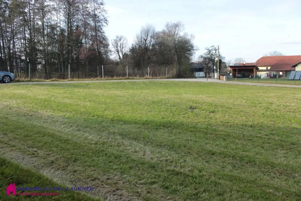 Sehr schönes Grundstück in Sonnenlage, wenige Minuten vom Stadtzentrum entfernt - Ansicht 2