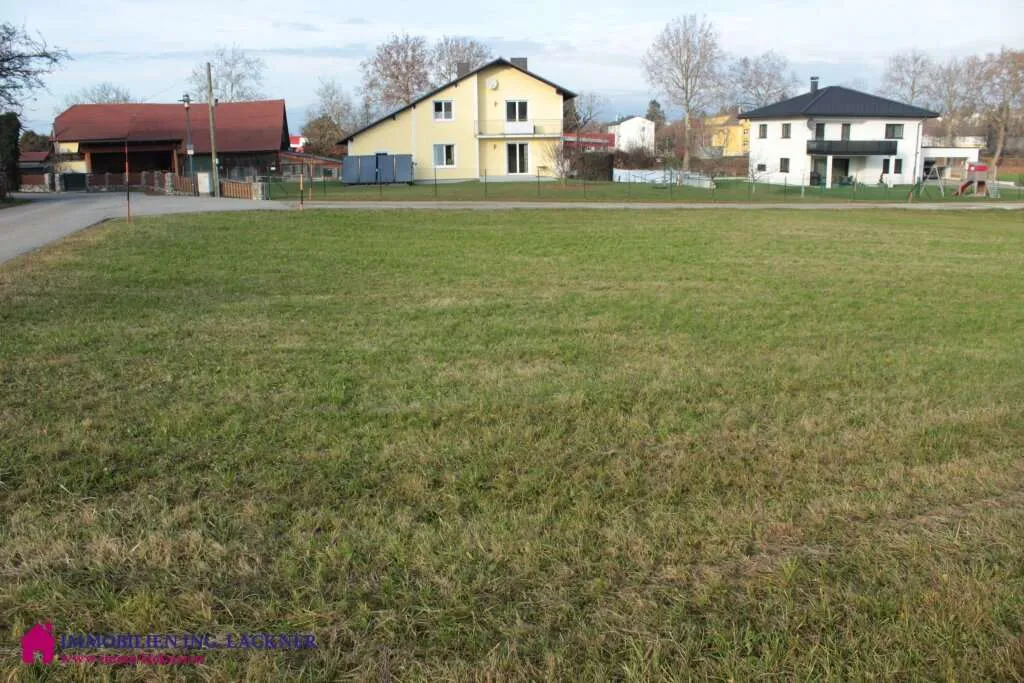 Sehr schönes Grundstück in Sonnenlage, wenige Minuten vom Stadtzentrum entfernt - Ansicht 3