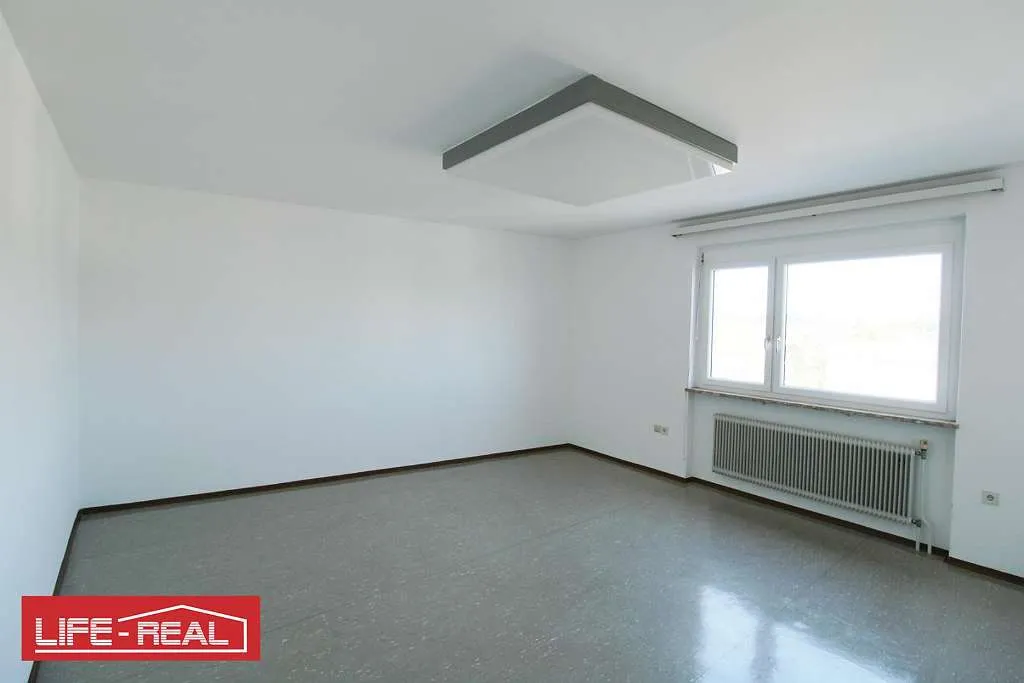 helles, geräumiges Büro in Traun - Ansicht 2