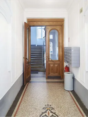 Gewerbeimmobilie kaufen in Wien – 1 581 m² – Bild 2 von 2