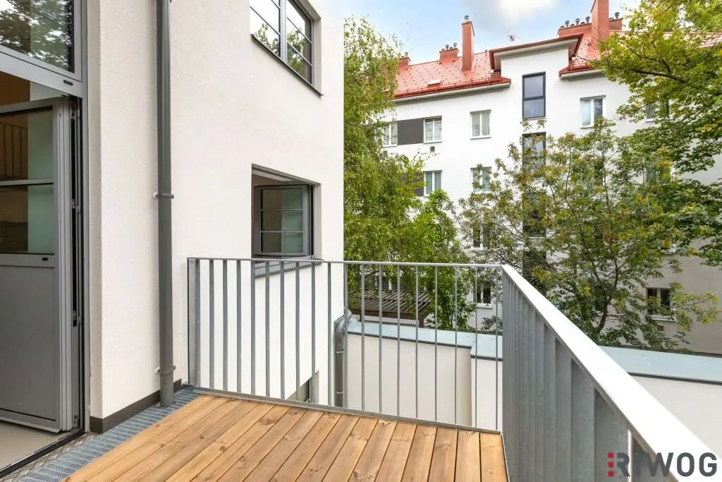 ERSTBEZUG nach Sanierung | Komplett hofseitiges Loft mit Balkon | Raumhöhe bis zu ca. 4,95 m | Büro/Praxis Nutzung und Kurzzeitvermietung möglich - Ansicht 3