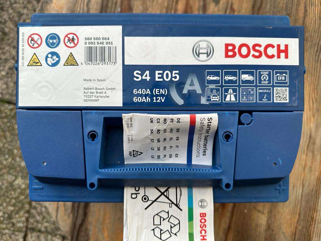 Autobatterie Bosch S4 E05 60Ah 12V NEU, € 100,- (2460 Bruckneudorf) -  willhaben